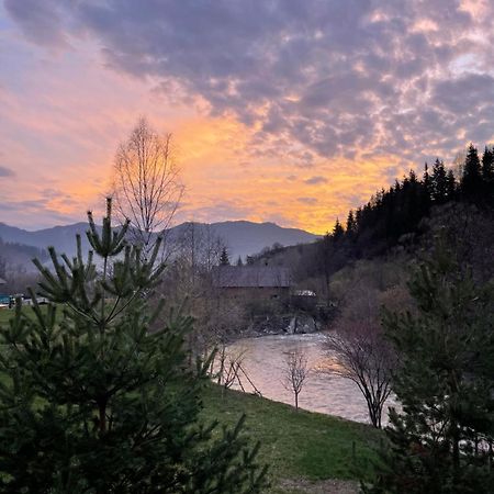 Апарт-Отель 5 Каминов Yasinya Dış mekan fotoğraf