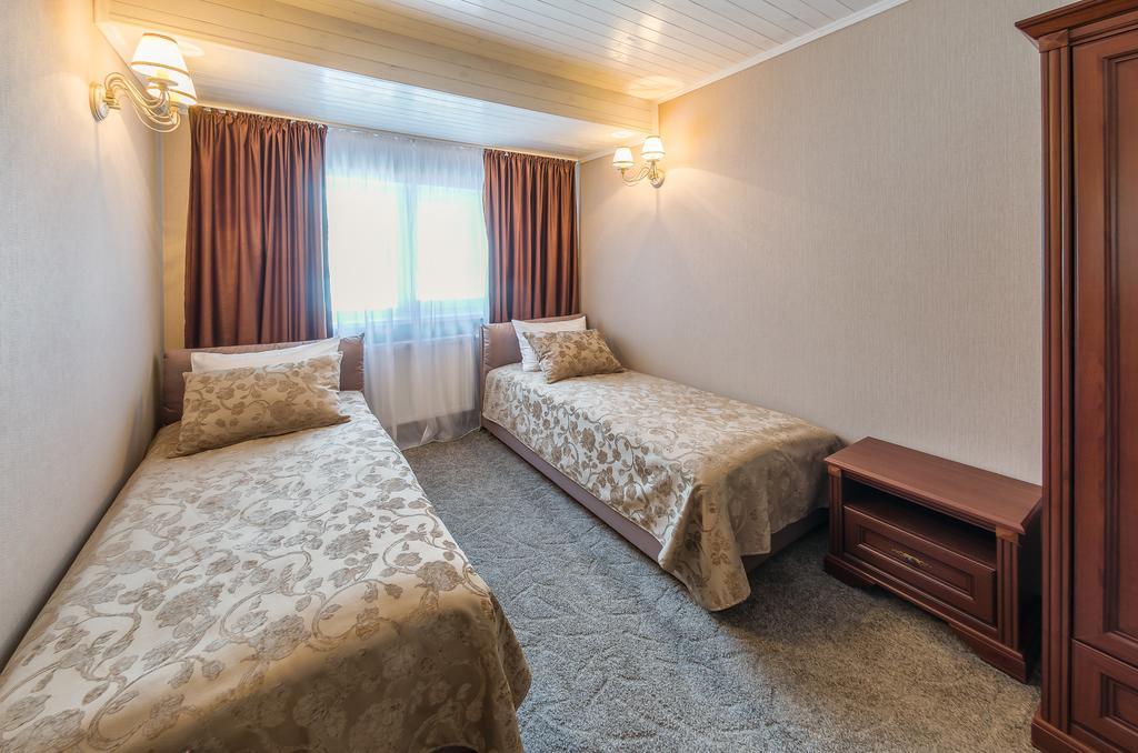 Апарт-Отель 5 Каминов Yasinya Oda fotoğraf